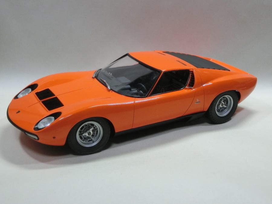 送料無料】ランボルギーニ ミウラ P400 S (1968) 1/24スケール