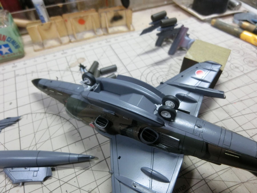 【日本売上】AV-8B ハリアーII プラス　1/72 模型・プラモデル