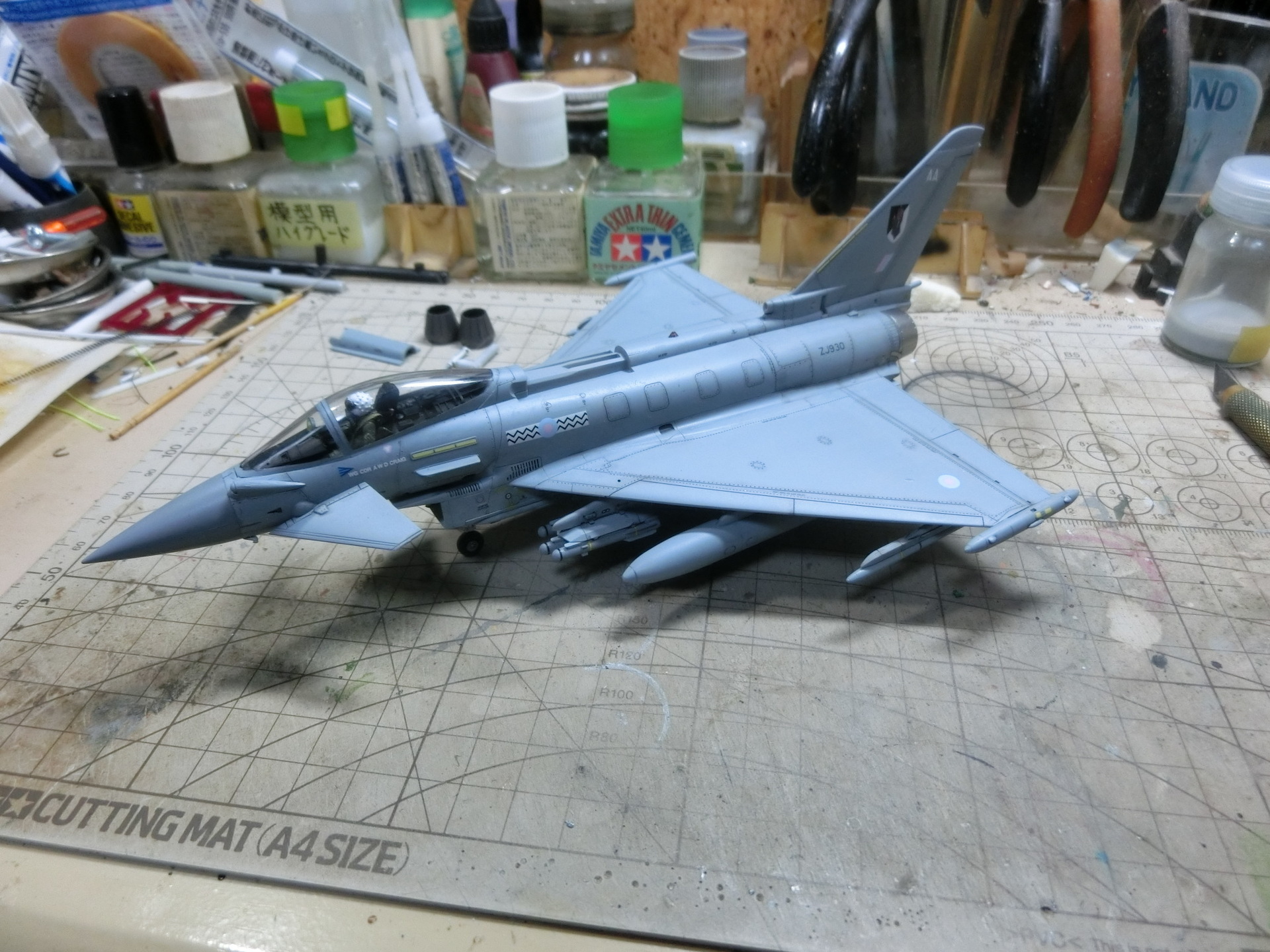 ハセガワ1/72 ユーロファイター タイフーン 制作記 6: 日の丸