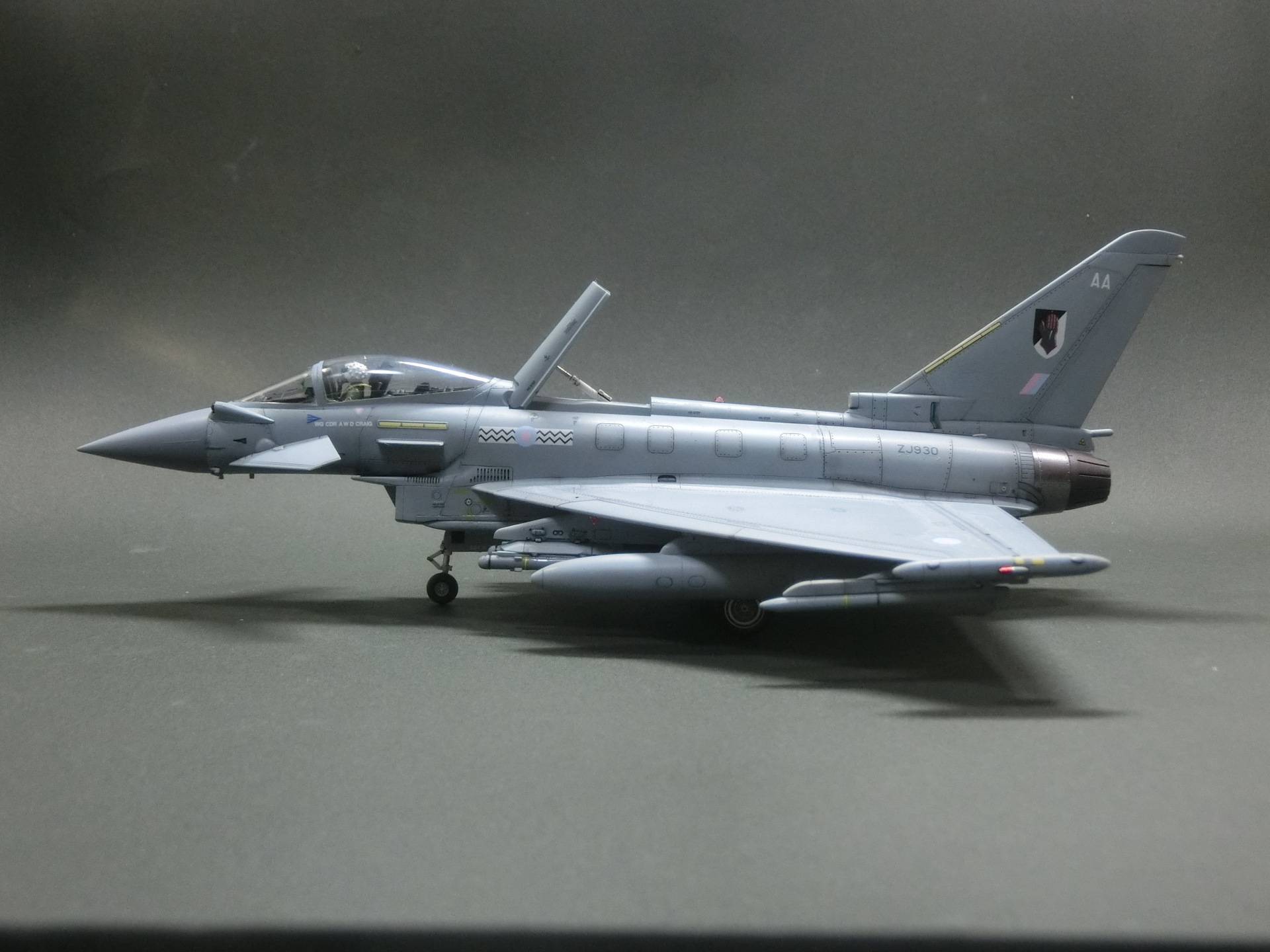 ハセガワ1/72 ユーロファイター タイフーン 制作記 6: 日の丸 ハセガワ1/72 ユーロファイター タイフーン 制作記 6: 日の丸