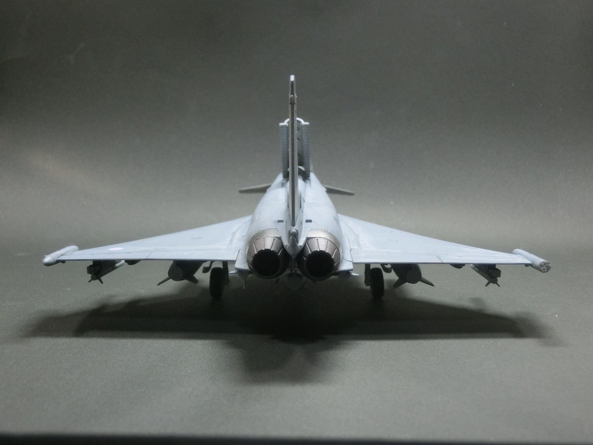 ハセガワ1/72 ユーロファイター タイフーン 制作記 6: 日の丸 ハセガワ1/72 ユーロファイター タイフーン 制作記 6: 日の丸
